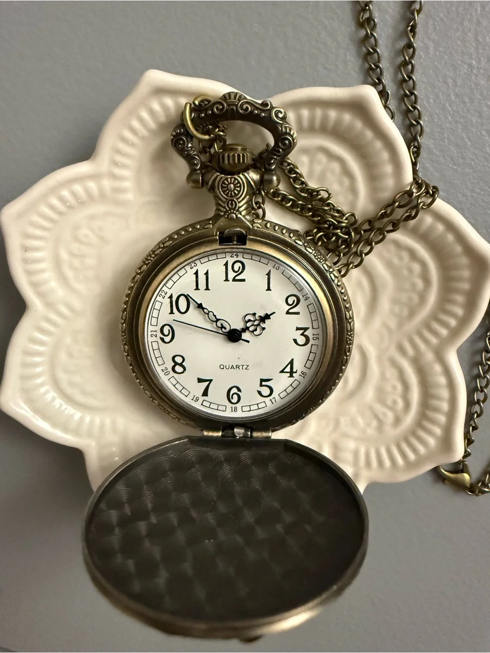New bronze-toned quartz pocket watch engraved eagle POLICE To Protect and Serve